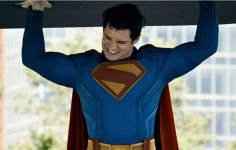 dc맨옵스 슈퍼맨과 이번 슈퍼맨 차이가jpg