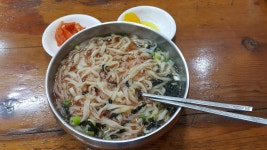 오늘 부산 자갈치시장 성일분식집 칼국수입니다
