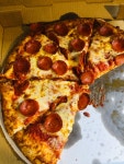 페퍼로니 피자랑 치즈스틱Cappzas pizza Farmingdale ME