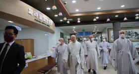 스님이 병원에 가면