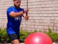 절대로 터지지 않는다는 요가용 짐볼 gif