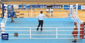주먹한번 휘두르지 않고 복싱 챔피언???.GIF | 정치유머 게시판 주먹한번 휘두르지 않고 복싱 챔피언???.GIF | 정치유머 게시판 | 루리웹