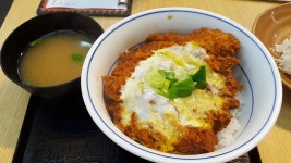 오랜만에 먹은 카츠동