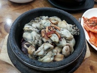 돌솥 굴밥