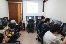 와콤, 충현복지관 등 장애인 복지관에 신티크프로24 전면 구축