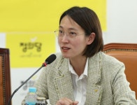 즈엉이당 기준에서 봤을 때 닭장이 아닌 유일한 호텔방