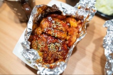 꾸브라꼬 숯불 두마리치킨