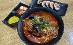 나는 김밥이랑 라면 궁합 별로더라