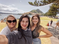 러브라이브 영어더빙 카난 성우와 에리 성우 친한가보네