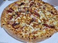 저녁으로 파파존스 피자를 먹었습니다