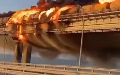 우크라) 크림대교 옆모습 근접샷 보니까 러시아가 고쳐도 | 유머 게시판 우크라) 크림대교 옆모습 근접샷 보니까 러시아가 고쳐도 | 유머 게시판... 