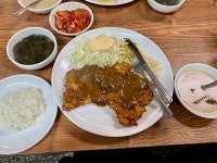 돈까스 시켰는데 접시밥 따로 안주는곳은 걸러야함