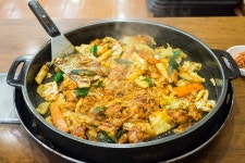 강릉에서 1인분 9000원 닭갈비 혼밥 / 강릉에서 7000원 한식뷔페 | 음식 갤러리 강릉에서 1인분 9000원 닭갈비 혼밥 / 강릉에서 7000원... 