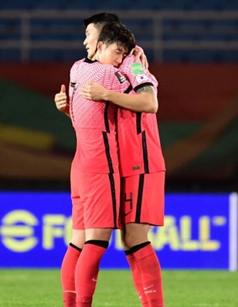 축구) 손흥민 이후 차기 캡틴.PNG | 유머 게시판 축구) 손흥민 이후 차기 캡틴.PNG | 유머 게시판 | 루리웹