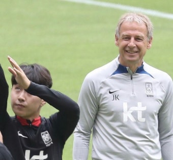 축구) 이강인을 바라보는 클린스만의 눈빛.jpg | 유머 게시판 축구) 이강인을 바라보는 클린스만의 눈빛.jpg | 유머 게시판 | 루리웹