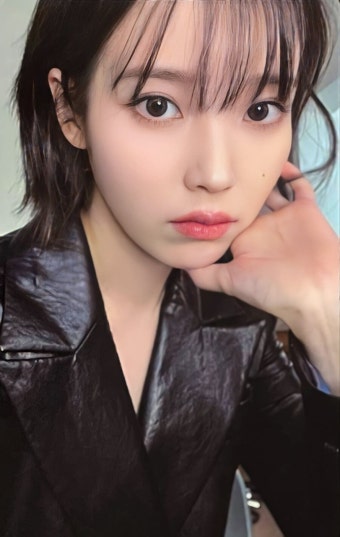 2024 Season's Greetings 포토카드 스캔 | 아이유 2024 Season's Greetings 포토카드 스캔 | 아이유 | 루리웹