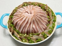 대패삼겹 숙주찜