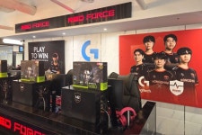 로지텍, 레드포스 PC방 강남역점 전 좌석에 로지텍 G 게이밍 기어 설치