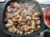 엄니가 해준 부대찌개집 스타일 스테이크