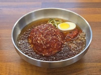 종로구 산 근처를 따라 한바퀴