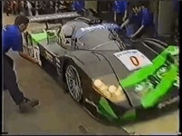 레이스 도중 피트인해서 부품 교체gif