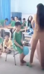 머리 터트리는 마술 보여주는 선생님gif