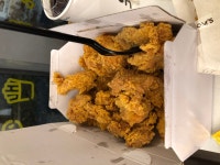 맘스터치 학동역점 왔습니다