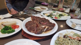 아웃 오브 오피스 부천점 티본 스테이크