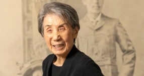 굴레를 벗고 자유로… 견뎌온 시간의 무게만큼 인생은 아름답다 | Flipboard