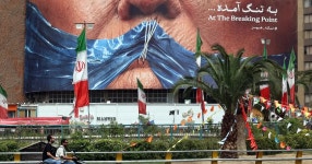 미군, 이란 자폭 드론 격추… 호르무즈 해협 긴장 고조 | Flipboard