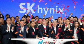 최태원 “반도체 사이클 벗어나 구조적 변화...美 팹 건설 검토” | Flipboard