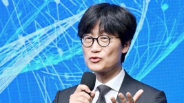 네이버, 엔비디아·브룩필드서 100억 달러 투자 유치…