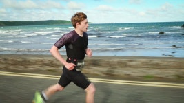 Triathlon Cymru - Cyfres 2024: Triathlon Arfordir Penfro - BBC iPlayer Triathlon Cymru - Cyfres 2024: Triathlon Arfordir Penfro