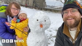 Children and dogs enjoy the snow - BBC News Children and dogs enjoy the snow