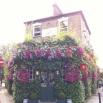 The Faltering Fullback - Stroud Green - 19 Perth Rd에서의 사진