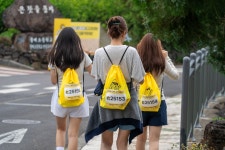 제주관광공사 | 알림마당 | 보도자료 > [보도자료] 옥수수로 하나 된 수산리…사탕옥수수 대잔치에 2천여 명 대집합 상세보기