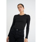 IN WEAR-민소매 탑 Jincent Sleeveless Top 109099380 Black | 트렌비 IN WEAR-민소매 탑 Jincent Sleeveless Top 109099380 Black... 