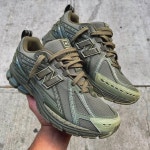 뉴발란스(New Balance) | 뉴발란스 다크모스 그린 스니커즈 1906R 공용 M1906RHB 63626969 | 트렌비