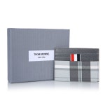톰브라운-23S/S MAW220A L0041 980 톰브라운 마드라스 프린트 블랙&화이트 카드지갑 | TRENBE 톰브라운-23S/S MAW220A L0041 980... 