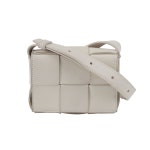 보테가베네타-카세트 인트레치아토 스몰 버킷백 블랙 | TRENBE 보테가베네타-카세트 인트레치아토 스몰 버킷백 블랙 | TRENBE | www.... 