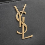 생로랑(Saint Laurent) | 모노그램 금장로고 지퍼 클러치백 블랙 | 트렌비