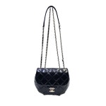 샤넬(CHANEL) | 샤넬 A94794 페이던트 하프문 체인 숄더백 다크네이비 | 트렌비