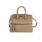 페라가모(Salvatore Ferragamo) | 가방 토트 HUG SHM - BAG TOTE MANICO 872805 | 트렌비
