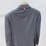 톰브라운(Thom Browne) | 톰브라운 4바 스트라이프 플레인 위빙 체스터필드 오버코트 MOC005A 06146 025 [2] 사선완장 울 캐시미어 코트... 