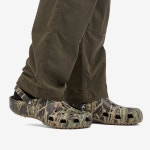 크록스(Crocs) | 클래식 프린팅 크로그 Classic Printed Camo Clog 12132-260 Khaki | 트렌비