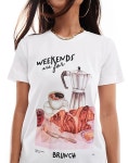 온리(ONLY) | 티셔츠 화이트 & T-Shirt in Weiß mit Stickerei und Brunch-Print 206909759WEISS | 트렌비