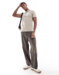 리바이스(Levis) | 베이지 Schmal geschnittenes Polohemd aus Flammengarn-Jersey in Beige mit Fledermaus-Logo 207119291Beige... 