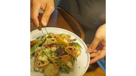 주식회사광지주(아우르) 채용정보 : 동명동 아우르 주말 디너 아르바이트생을 모집합니다(토~월) - 알바천국