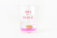POOM | 짠하자곰 피규어소주잔 (22005090) 짠하자곰 피규어소주잔 (22005090)