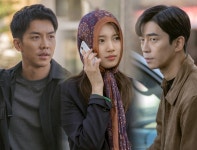 이때는 팡팡 터지는 폭파씬 생각도 못했지..! (그래서 팀원들 한국 언제 가요ㅠㅠ) : 비하인드 포토 : SBS 이때는 팡팡 터지는 폭파씬 생각도... 